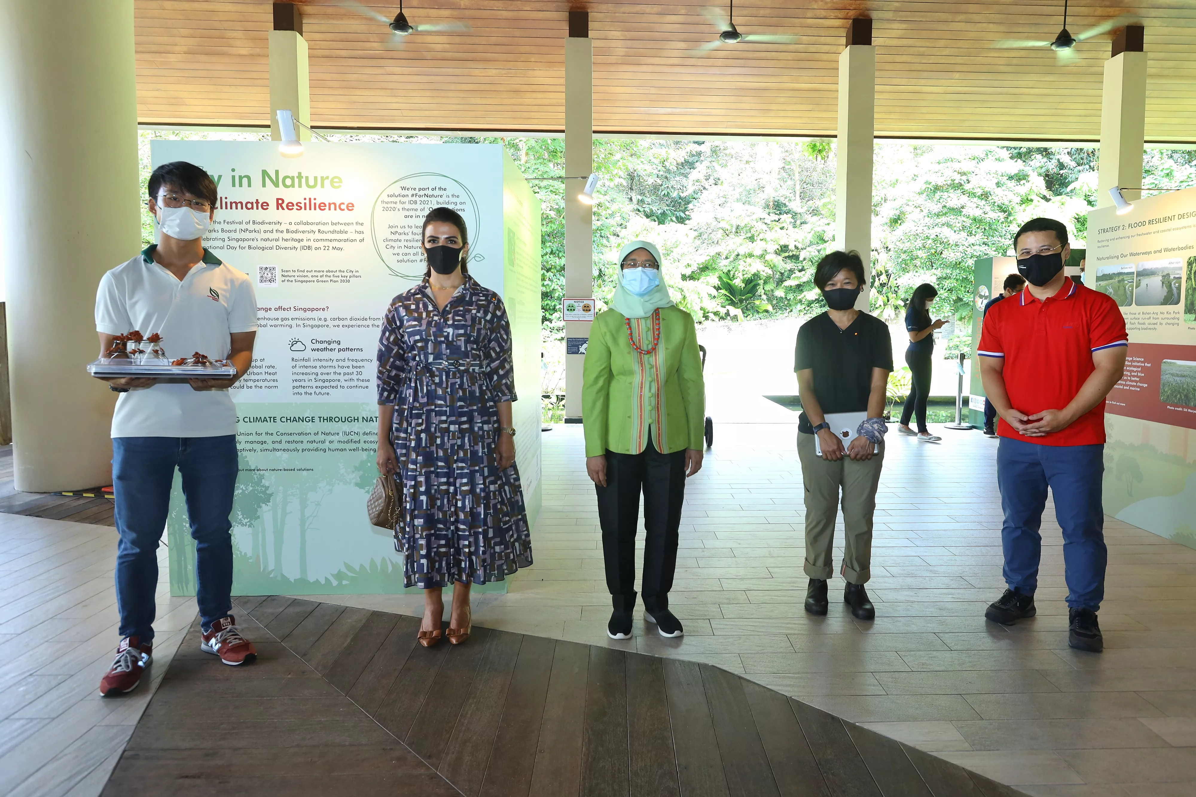 Marwa Al-Khuzaim AAS MD with Singapore President Group Photo 25Sep2021