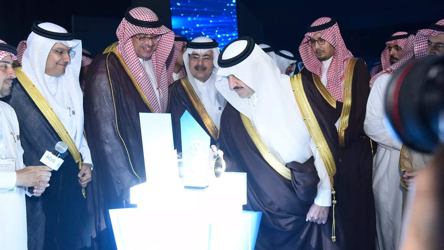 saudi-aramco-signs-deals-worth-27-5-billion-with-suppliers